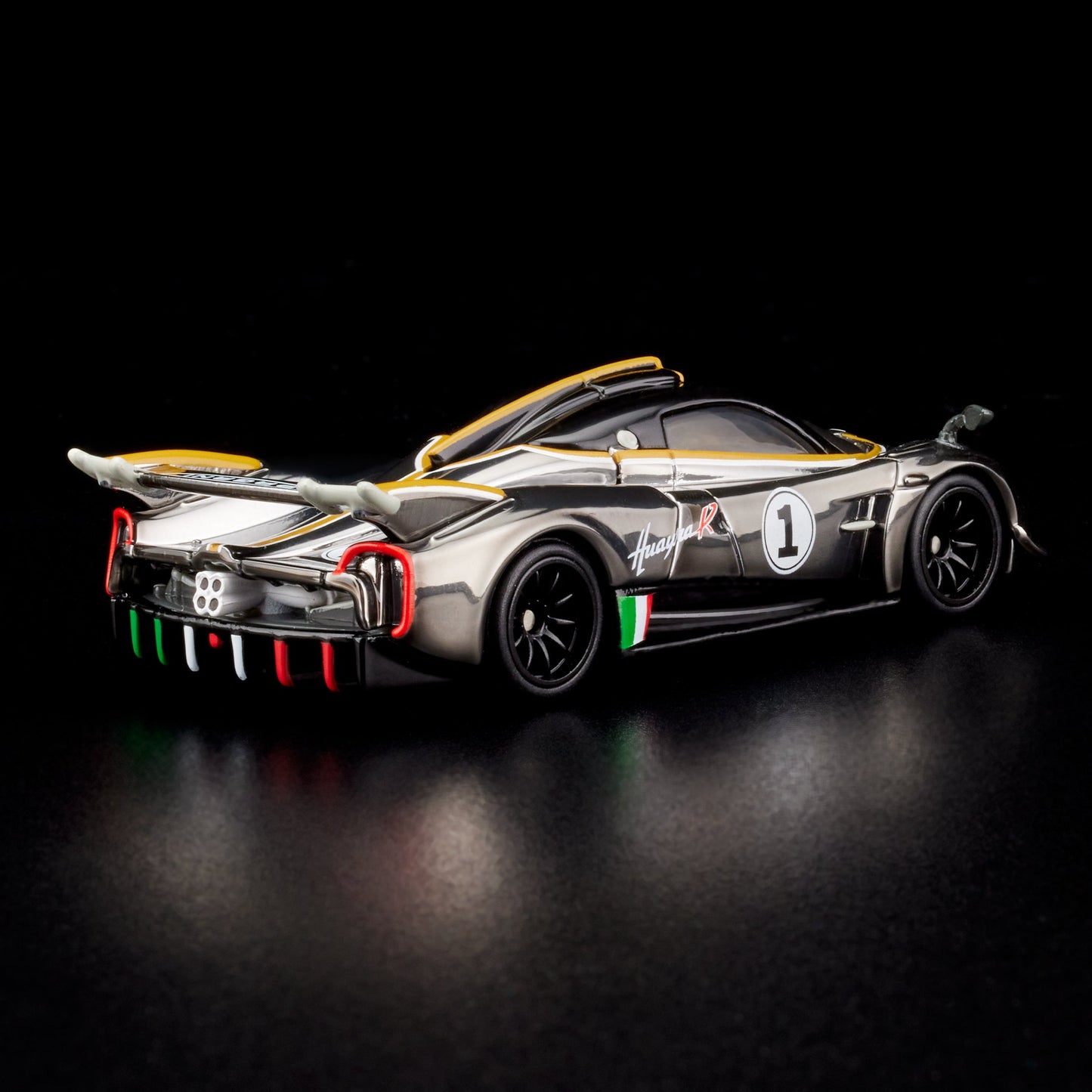 RLC Exclusive '21 Pagani Huayra R